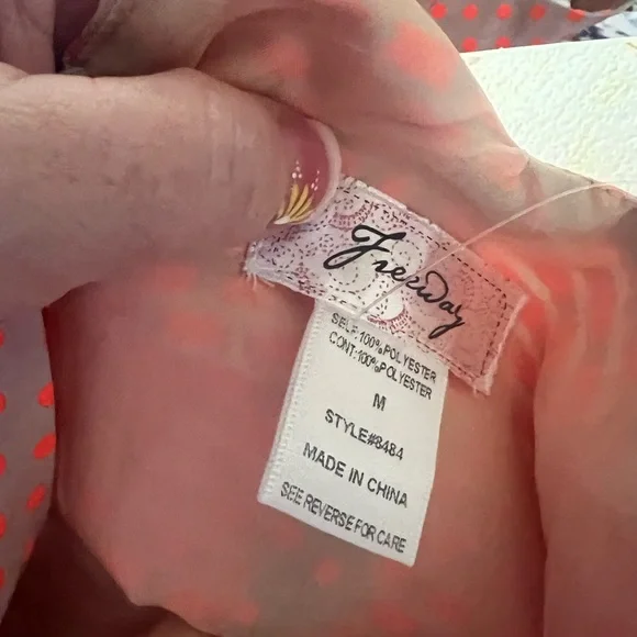 Very flattering great quality such nice material 👗PP is 18 1/2 - Picture 5 of 6